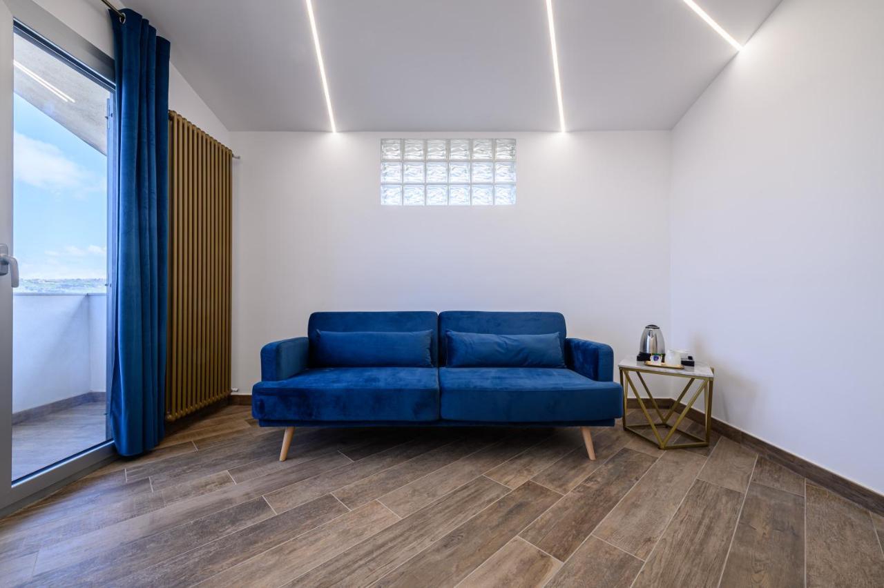 Villa In Bed Неаполь Экстерьер фото